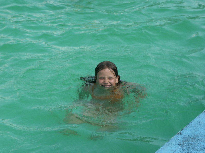 mb040805146.jpg